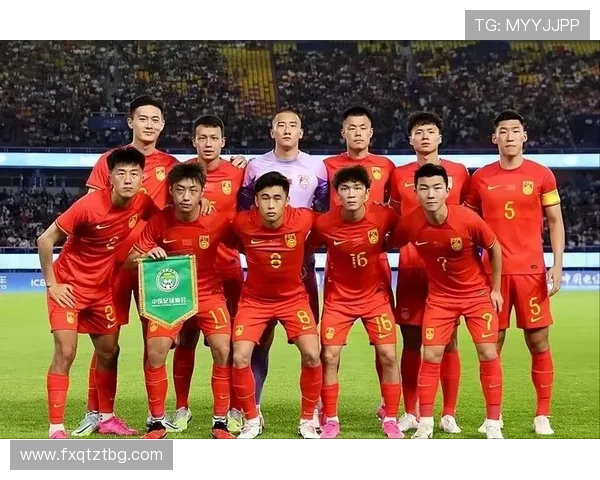 中国男足新帅上任首秀告捷年轻阵容展现拼搏精神赢得球迷掌声