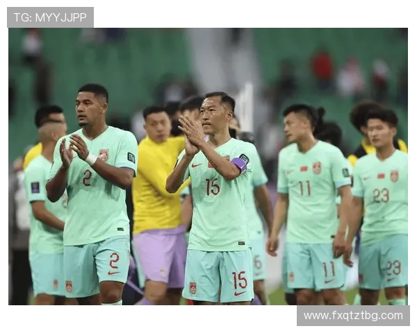 中国足球队迎战日韩强敌，备战世界杯预选赛全力冲刺