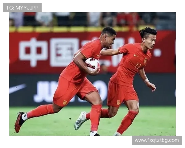 国足迎战世界劲旅全队信心高涨誓夺关键胜利展现新时代拼搏精神